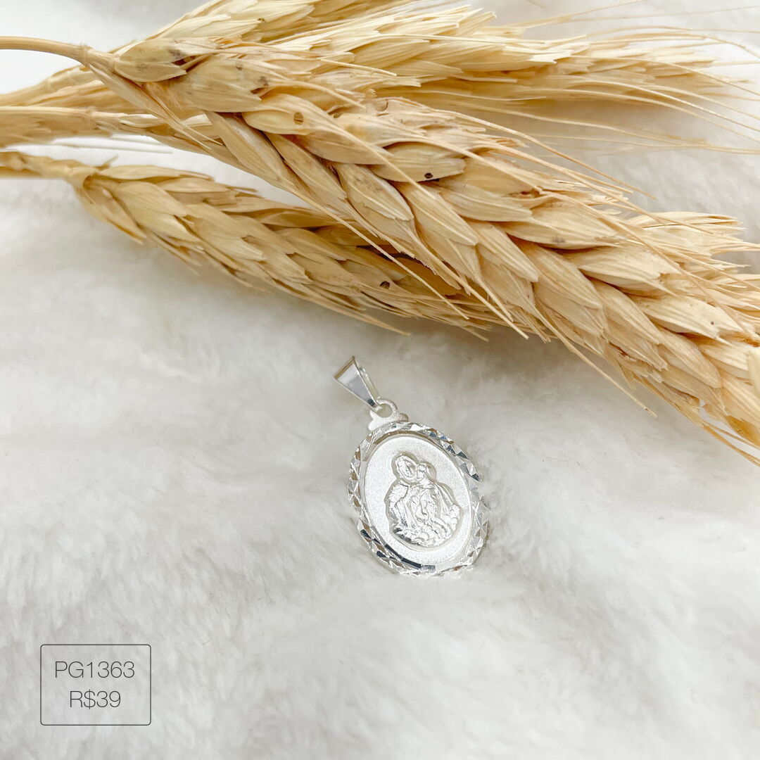 Pingente Mãe Rainha Oval Diamantado Liso Prateado